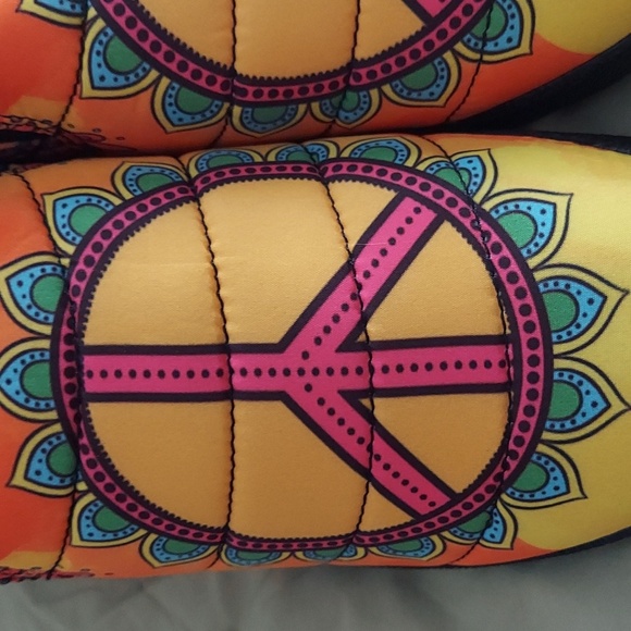 Peace boots women's sz 9 NWOT Quilted Lined - Picture 7 of 8